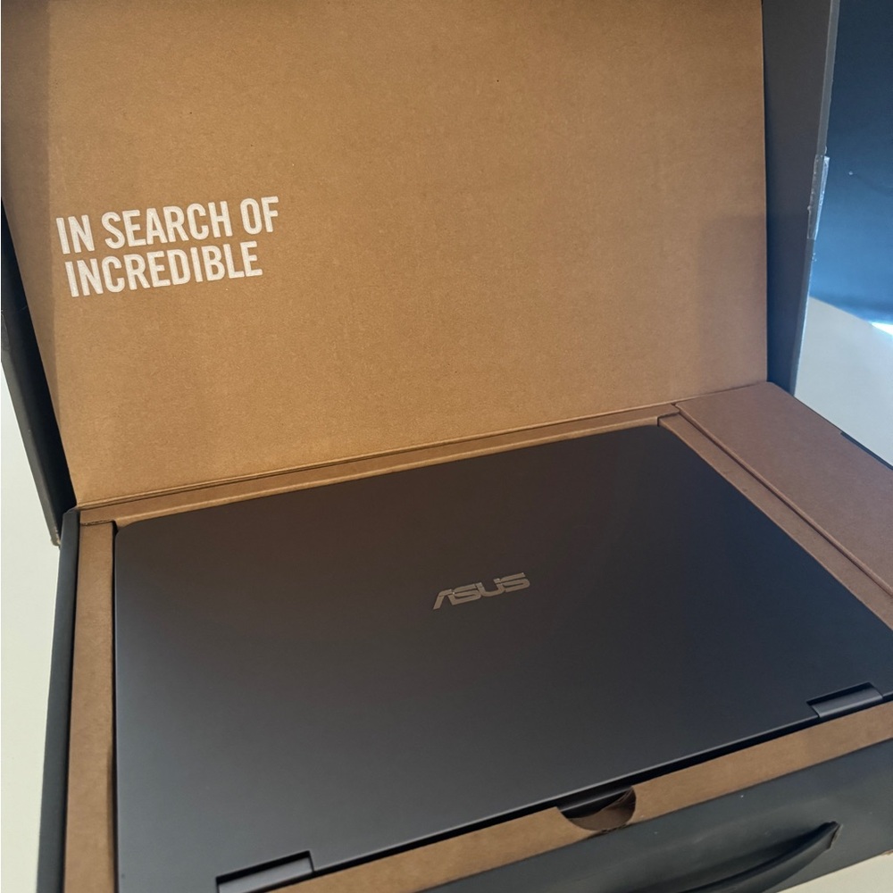 ASUS VivoBook 14" Laptop Flip Style